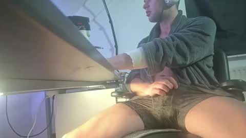 wnhz27 online show from February 3, 1:35 am