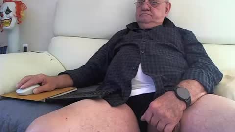 Snapshot of wobbel chatting on December 23, 11:25 am wobbel online show from December 23, 11:25 am