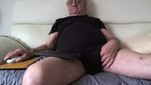 Snapshot of wobbel chatting on January 30, 11:22 am wobbel online show from January 30, 11:22 am