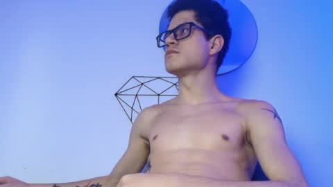  W O L F  online show from October 20, 2:33 pm