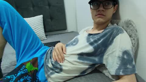  W O L F  online show from March 4, 10:57 am