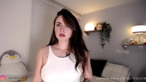 Snapshot of wolfsfoster chatting on February 19, 5:38 am online show from February 19, 5:38 am