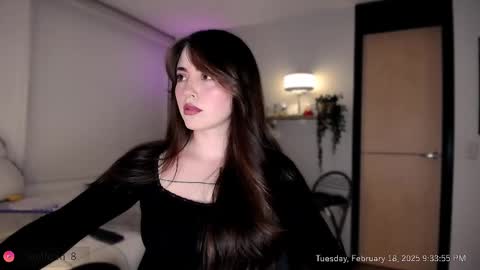 Snapshot of wolfsfoster chatting on February 19, 2:33 am online show from February 19, 2:33 am