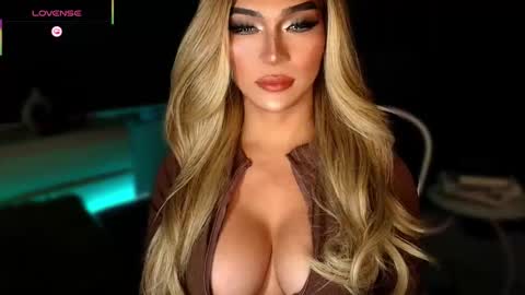 Julia online show from November 22, 8:07 pm