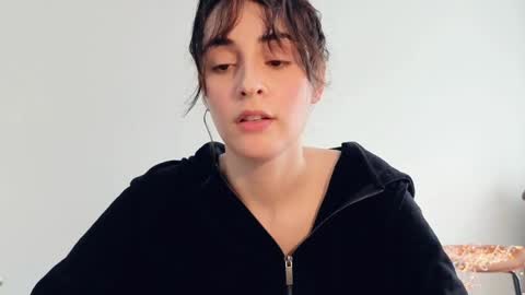 Stia online show from April 5, 1:19 pm