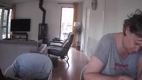 woodwurm and Snoeske online show from April 7, 6:04 am