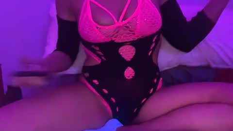 cum4me online show from February 18, 12:05 pm