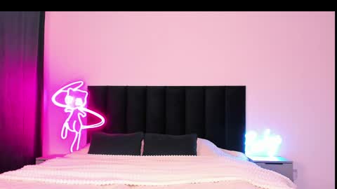 Emi online show from February 18, 5:09 am