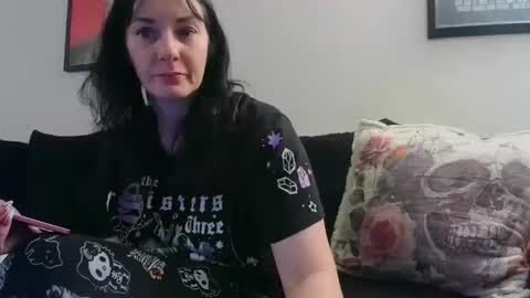 Snapshot of wrenleigh chatting on October 15, 5:22 am Crystal Lake online show from October 15, 5:22 am