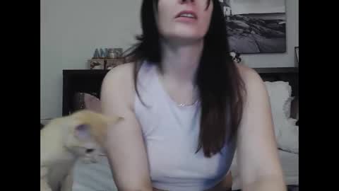 Snapshot of wrenleigh chatting on February 23, 10:28 am Crystal Lake online show from February 23, 10:28 am
