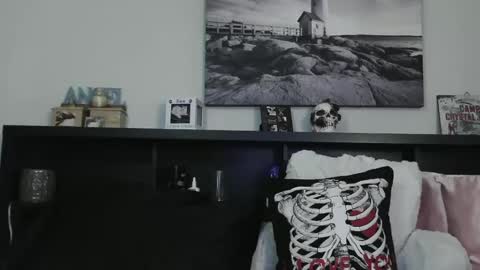 Snapshot of wrenleigh chatting on February 2, 6:58 am Crystal Lake online show from February 2, 6:58 am