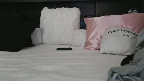 Snapshot of wrenleigh chatting on February 24, 9:53 am Crystal Lake online show from February 24, 9:53 am