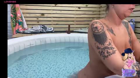 Wrenn Divine online show from October 23, 2:18 pm