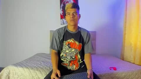 Snapshot of wyatt_2 chatting on September 18, 11:47 am wyatt online show from September 18, 11:47 am