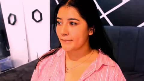 Adeline online show from November 12, 10:12 pm