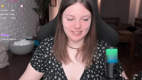 LOVE NERDS ONLY online show from April 7, 5:20 am