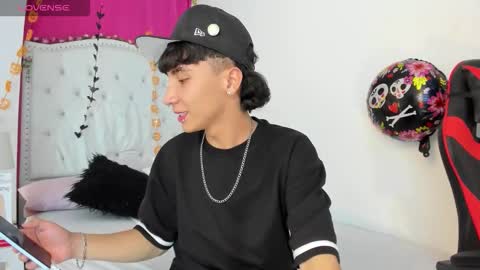 xaanderGrey online show from October 17, 7:40 pm