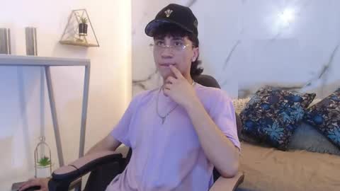 xandergrey8 online show from April 12, 8:02 pm