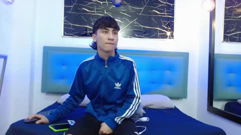 xandergrey8 online show from February 1, 7:33 pm