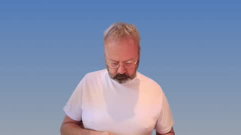 Snapshot of xarkevis chatting on December 15, 7:42 pm X4RK3V15 online show from December 15, 7:42 pm