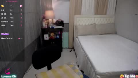 Snapshot of xasiantrnaslover chatting on October 10, 12:05 am xasiantrnaslover online show from October 10, 12:05 am