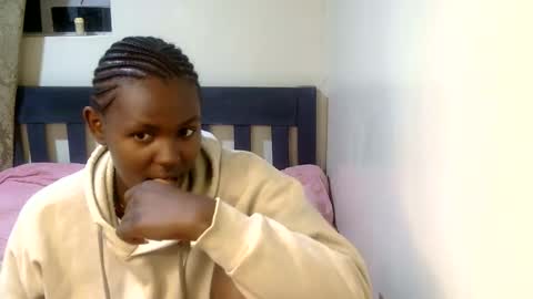 xeenah online show from March 5, 11:03 pm