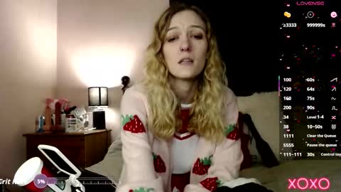 Snapshot of xelliee_rosex chatting on September 24, 11:33 pm EllieeRose online show from September 24, 11:33 pm