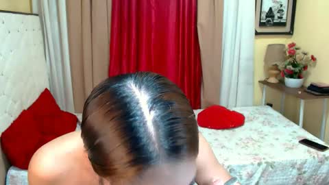Snapshot of xhugebatecum_ chatting on February 11, 10:14 am Yin online show from February 11, 10:14 am
