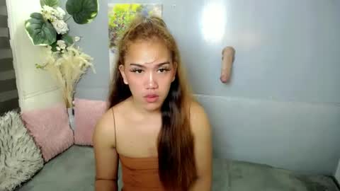 GWEN THOMPSON .......   online show from March 10, 5:18 pm