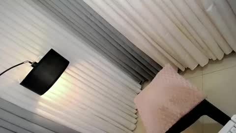 GWEN THOMPSON .......   online show from October 31, 6:52 pm