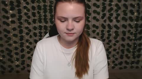 Snapshot of xilana chatting on March 9, 5:22 am Lina online show from March 9, 5:22 am