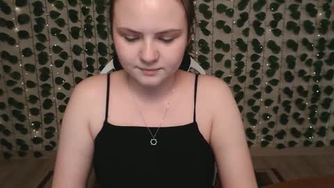 Snapshot of xilana chatting on February 25, 7:09 am Lina online show from February 25, 7:09 am