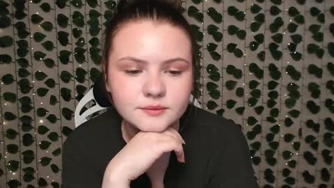 Snapshot of xilana chatting on February 4, 4:05 am Lina online show from February 4, 4:05 am