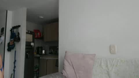 Snapshot of ximenaa_suarez chatting on September 25, 3:30 pm ximena suarez online show from September 25, 3:30 pm