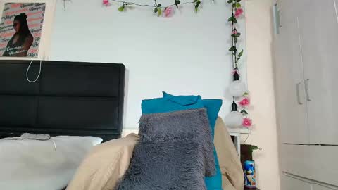 ximtia online show from March 6, 4:49 pm