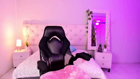 Snapshot of xlmena_slut chatting on March 11, 12:11 am Ximena online show from March 11, 12:11 am