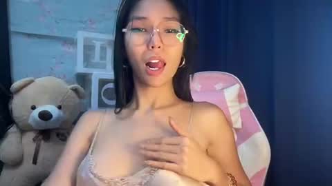 Snapshot of xmonica_cummerx chatting on September 11, 8:37 am Sweet Monica online show from September 11, 8:37 am