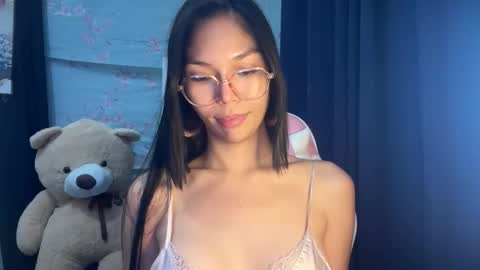 Snapshot of xmonica_cummerx chatting on October 8, 9:26 am Sweet Monica online show from October 8, 9:26 am