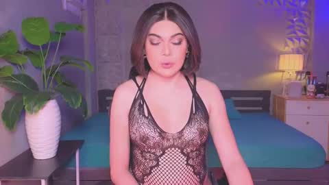 Snapshot of xseductivemichellex chatting on September 11, 9:10 am Michelle online show from September 11, 9:10 am