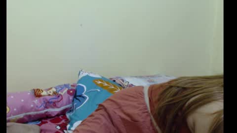 Snapshot of xsexyhotmomma69x chatting on February 7, 6:45 am merayel online show from February 7, 6:45 am