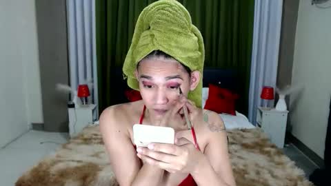 xtspetitehugecock online show from April 4, 1:45 am