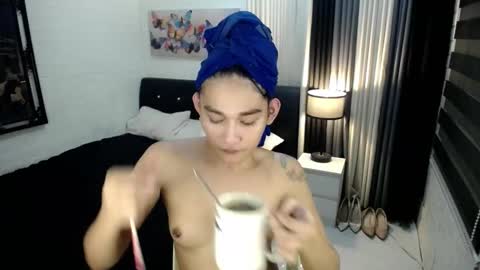 xtspetitehugecock online show from December 22, 10:33 am