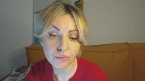 xvaleriax0 online show from March 12, 4:05 am