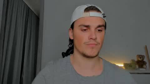 raul online show from October 14, 1:52 am