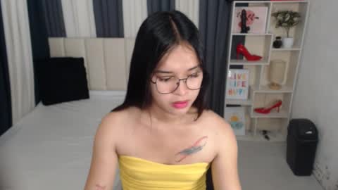 Snapshot of xxbigcockchloexx chatting on September 24, 9:27 am CHLOES ROOM online show from September 24, 9:27 am