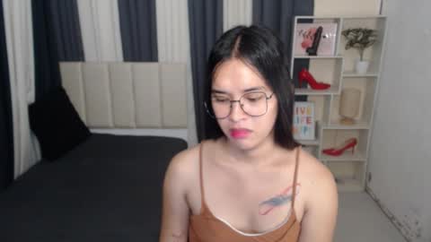 Snapshot of xxbigcockchloexx chatting on October 13, 7:38 pm CHLOES ROOM online show from October 13, 7:38 pm