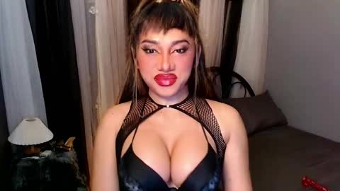 Snapshot of xxcinddyxx chatting on March 7, 6:11 pm cinddy online show from March 7, 6:11 pm
