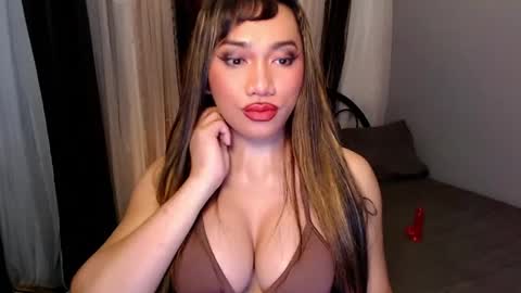 Snapshot of xxcinddyxx chatting on February 21, 6:18 am cinddy online show from February 21, 6:18 am