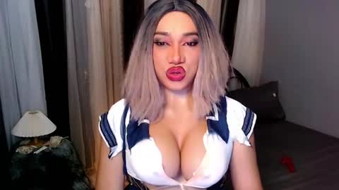 Snapshot of xxcinddyxx chatting on March 5, 10:22 am cinddy online show from March 5, 10:22 am