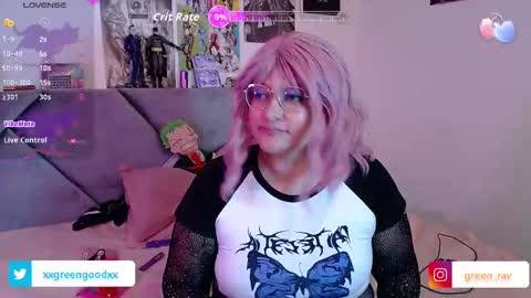 Snapshot of xxgreengoodxx chatting on October 9, 9:09 pm xxgreengoodxx online show from October 9, 9:09 pm